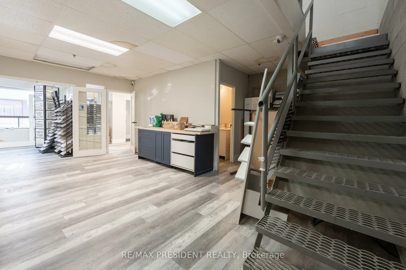 173, Advance, Steeles Industrial, Brampton