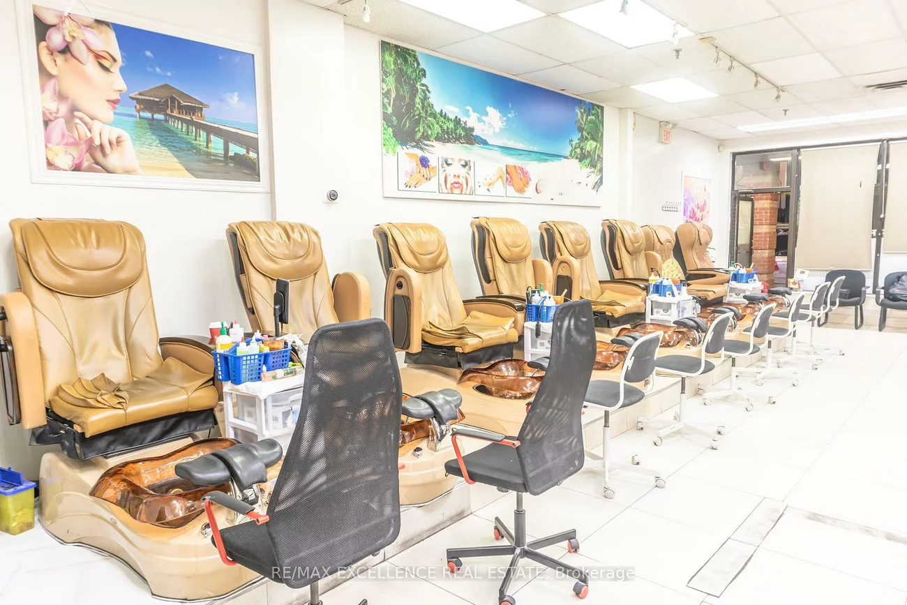 200, County Court, Fletcher's Creek South, Brampton