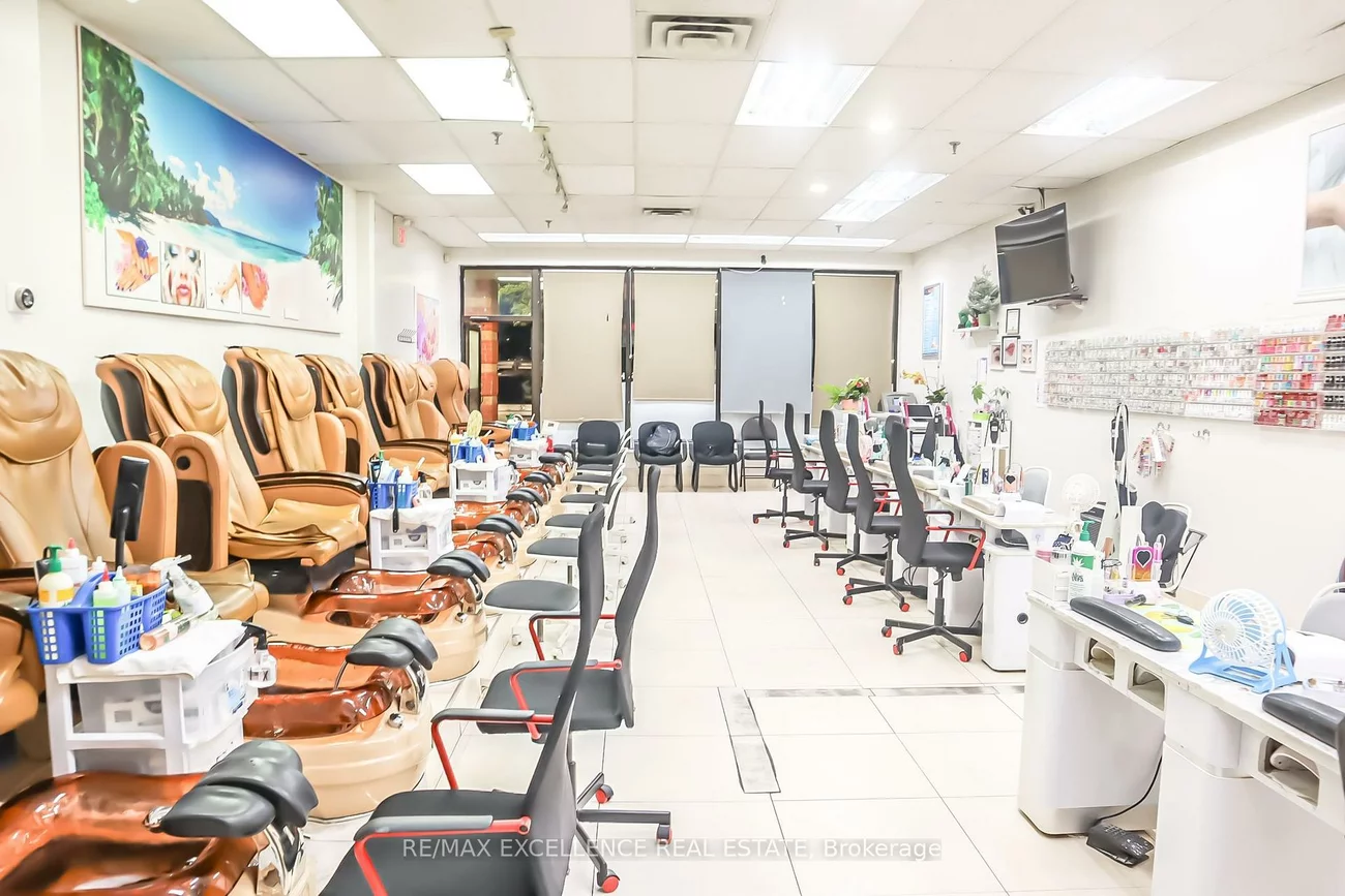 200, County Court, Fletcher's Creek South, Brampton