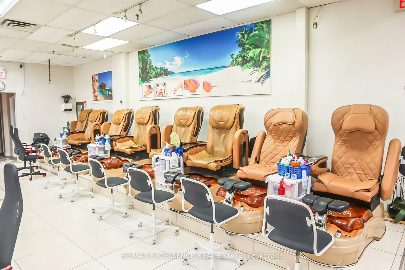 200, County Court, Fletcher's Creek South, Brampton