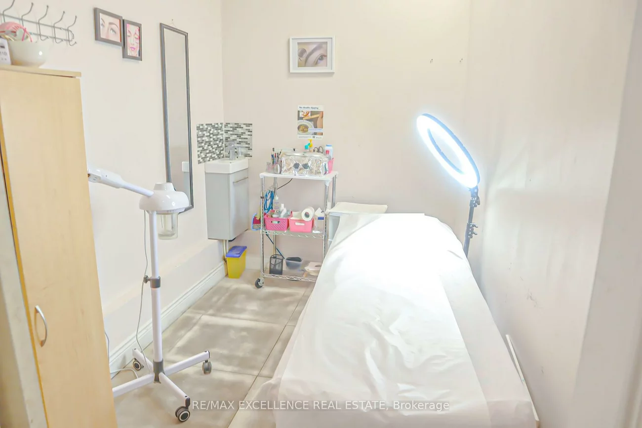 200, County Court, Fletcher's Creek South, Brampton