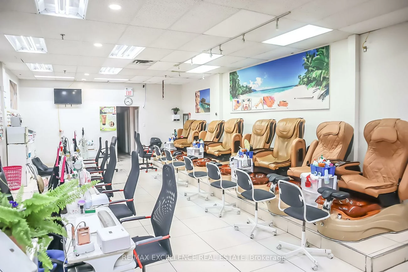 200, County Court, Fletcher's Creek South, Brampton