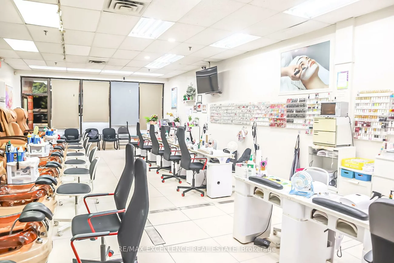 200, County Court, Fletcher's Creek South, Brampton