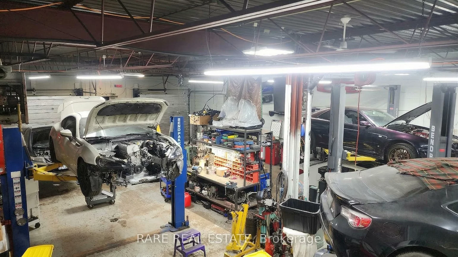 227, Advance, Steeles Industrial, Brampton