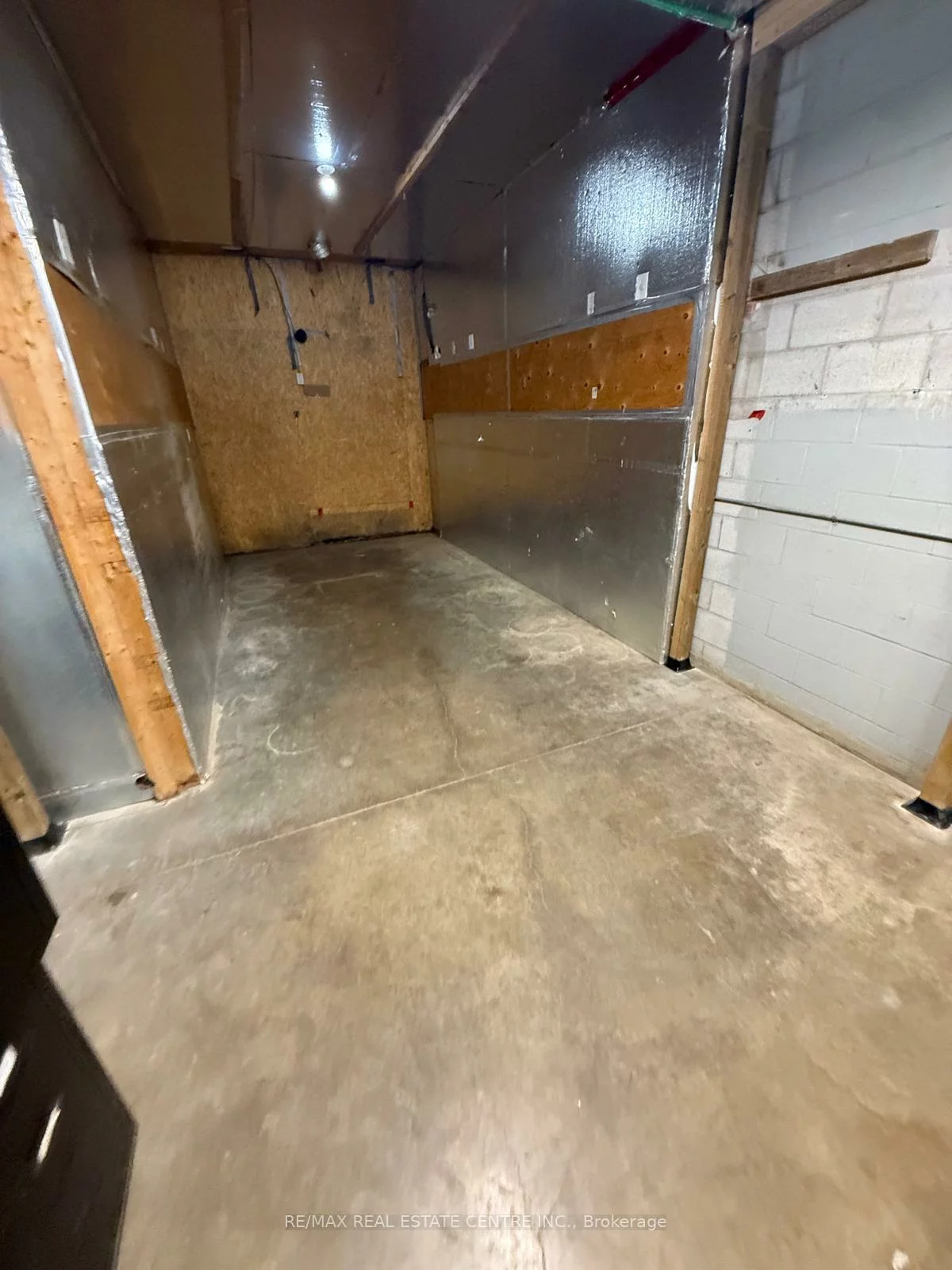 175, Advance, Steeles Industrial, Brampton