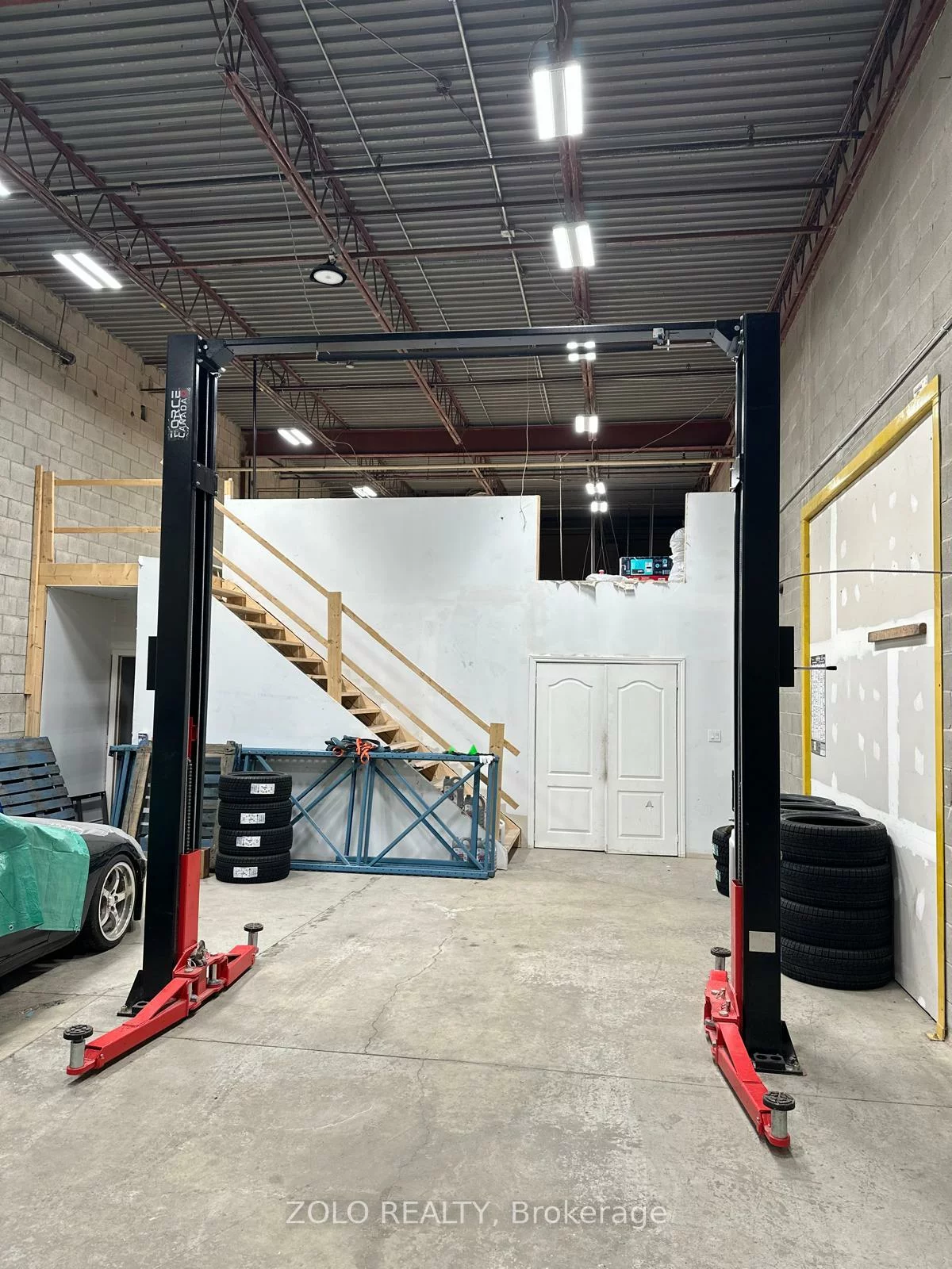 2080, Steeles, Southgate, Brampton