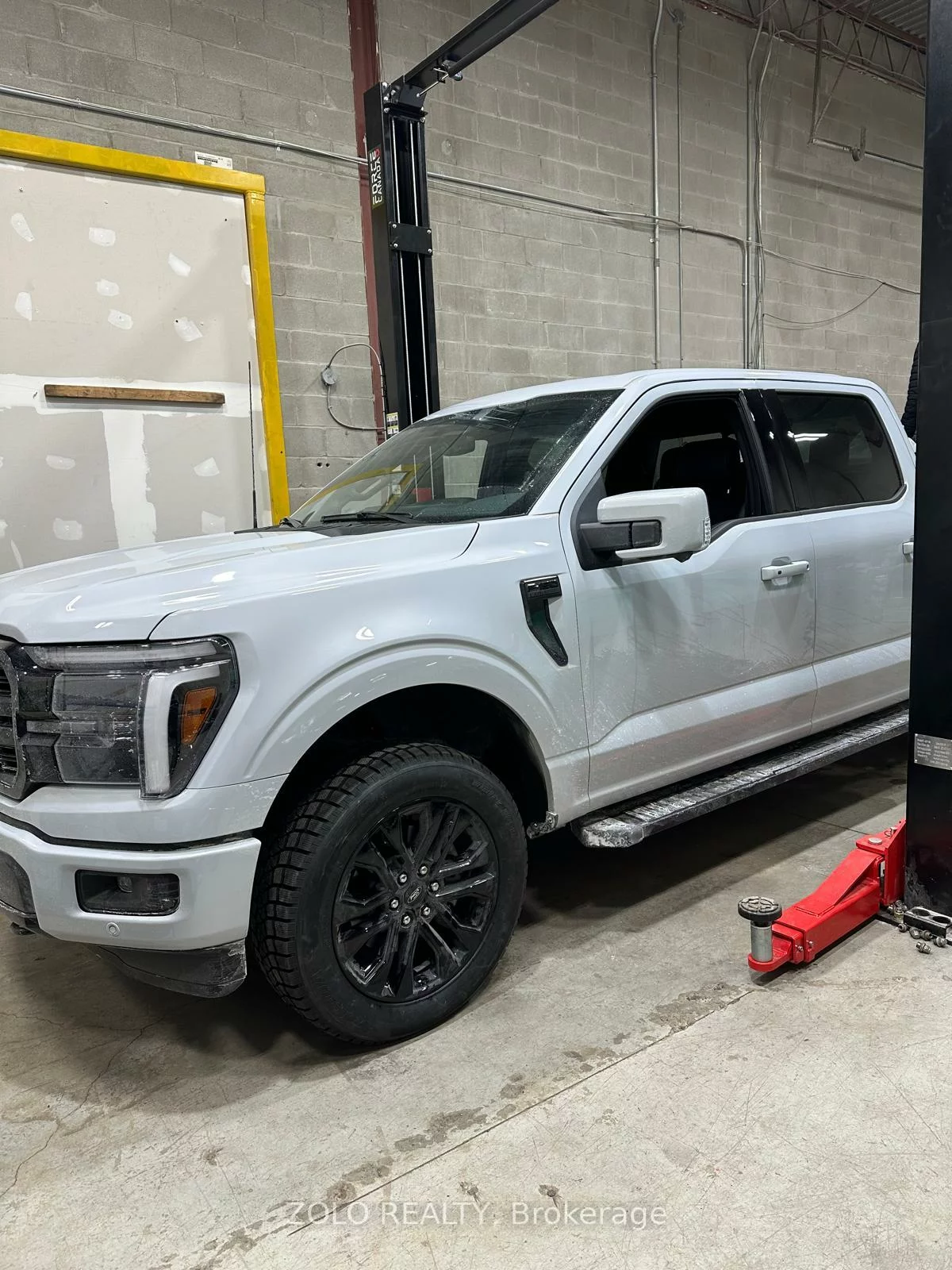 2080, Steeles, Southgate, Brampton