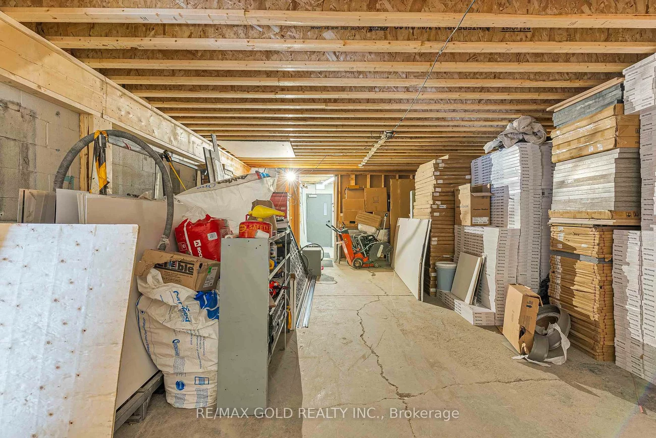 173, Advance, Steeles Industrial, Brampton