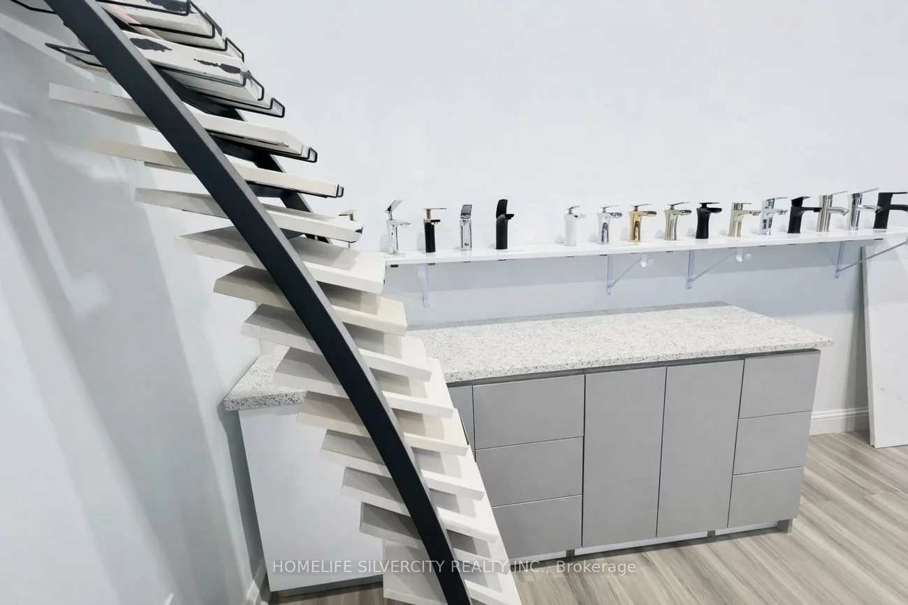 2084, Steeles, Southgate, Brampton