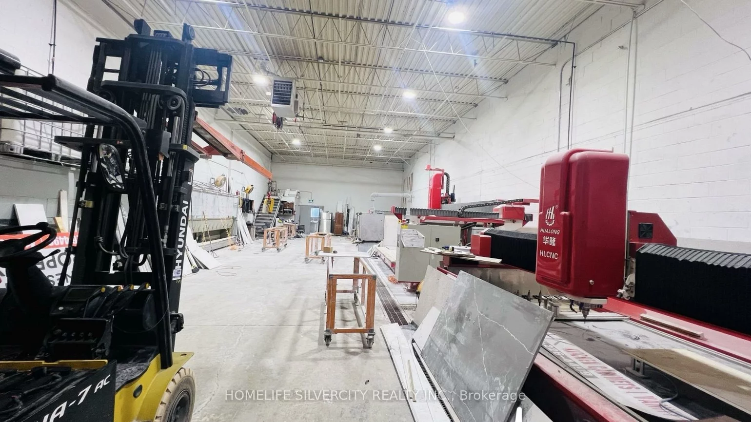 2084, Steeles, Southgate, Brampton