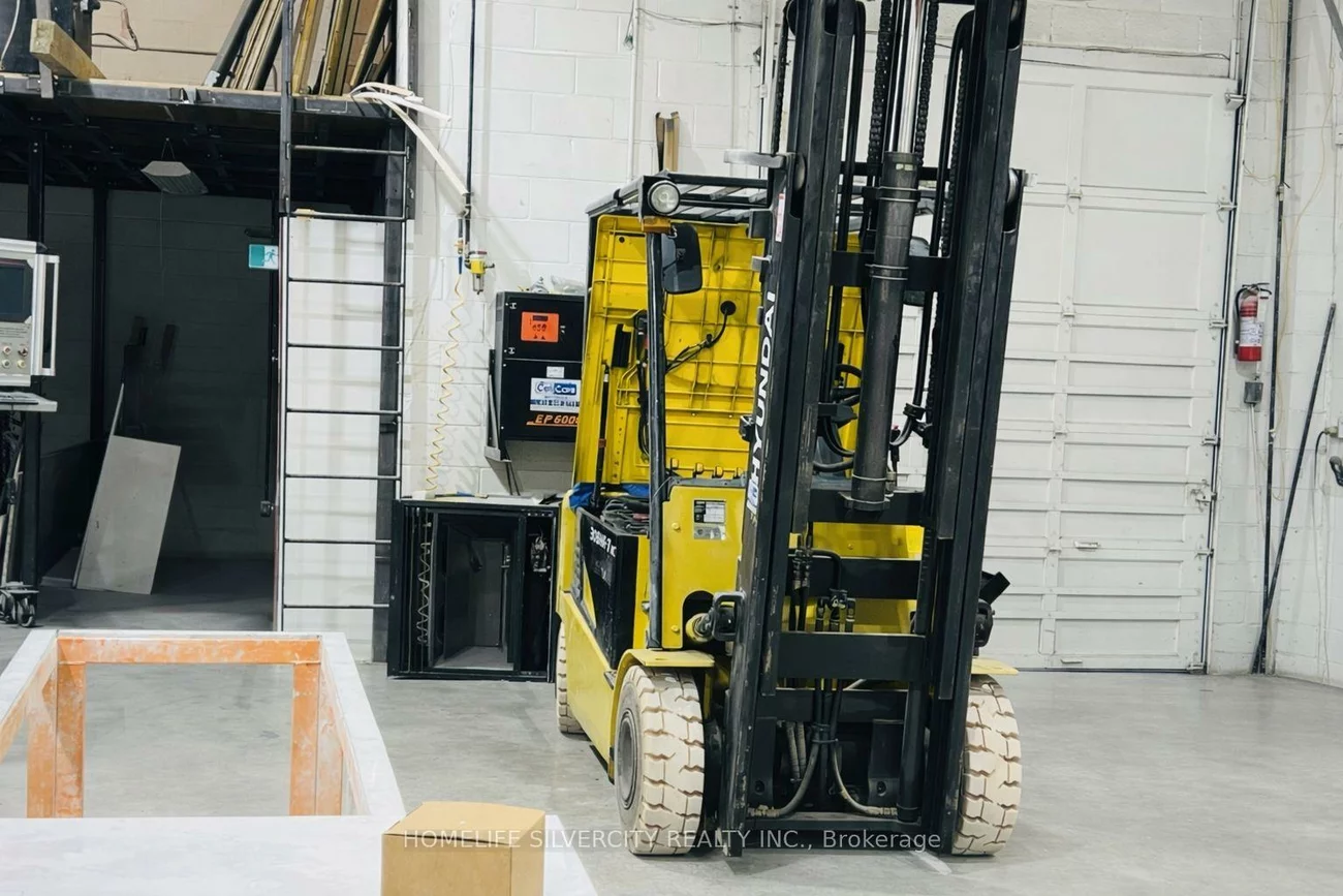 2084, Steeles, Southgate, Brampton