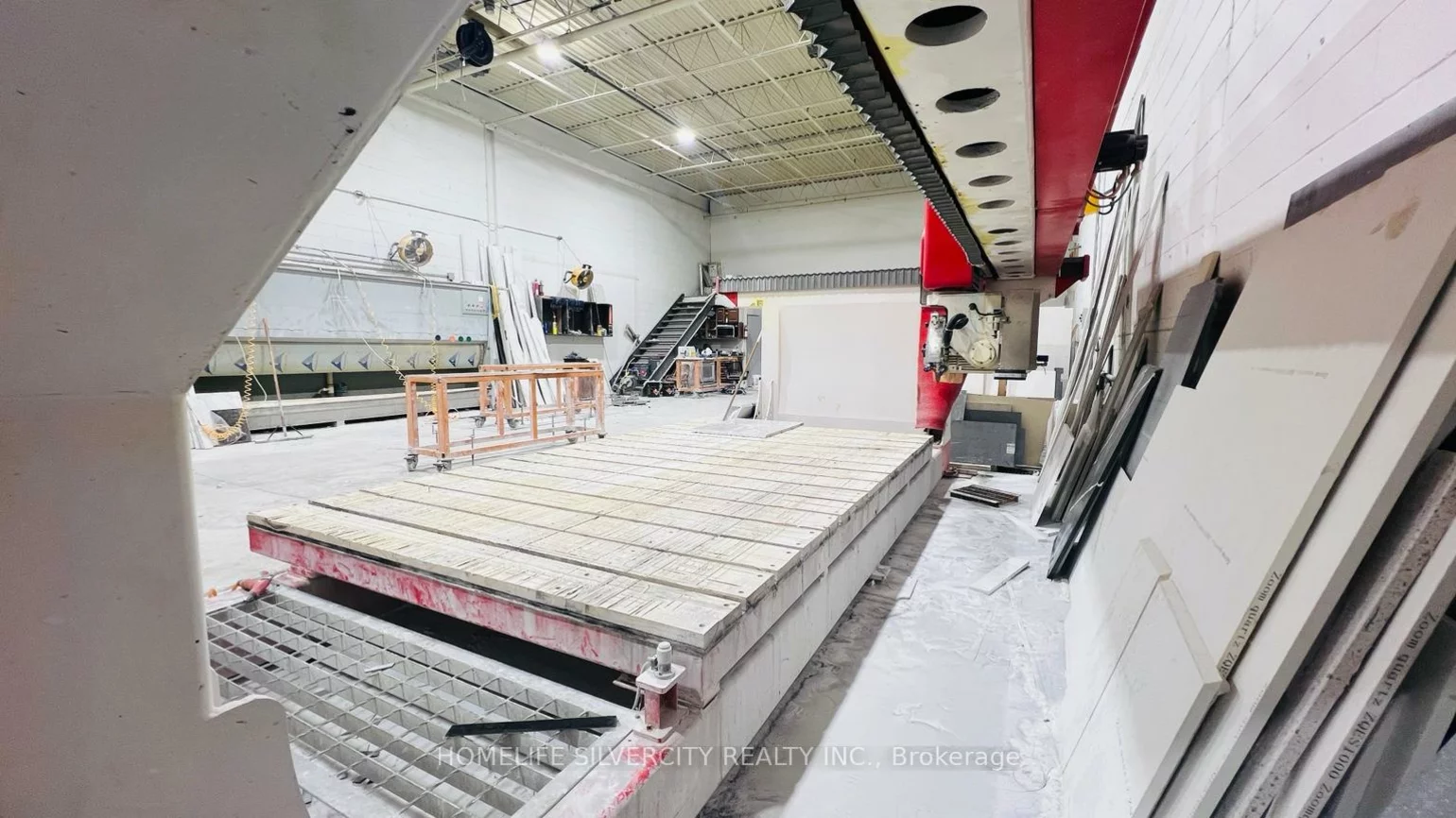 2084, Steeles, Southgate, Brampton