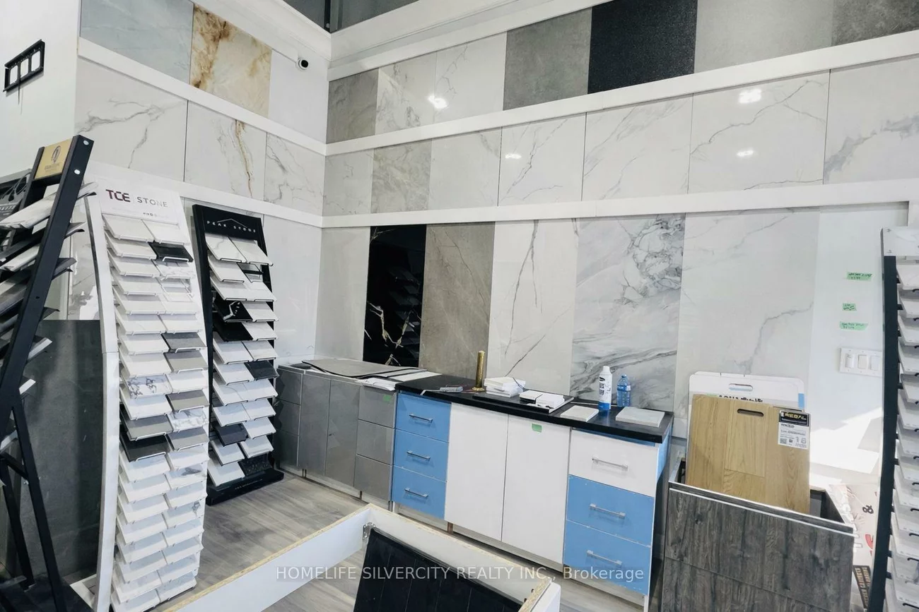 2084, Steeles, Southgate, Brampton