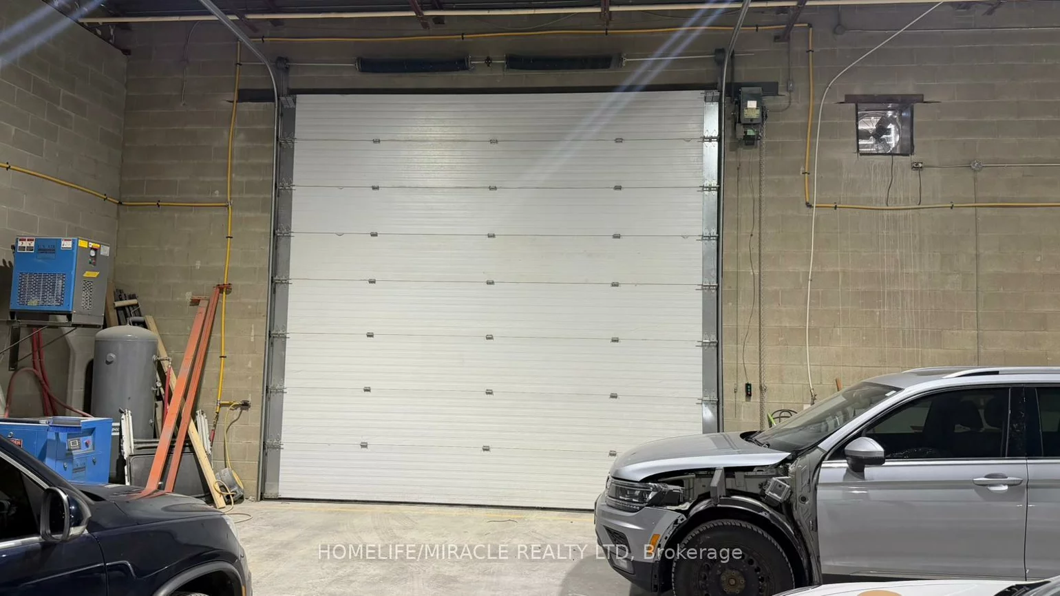 101, Glidden, Bramalea West Industrial, Brampton