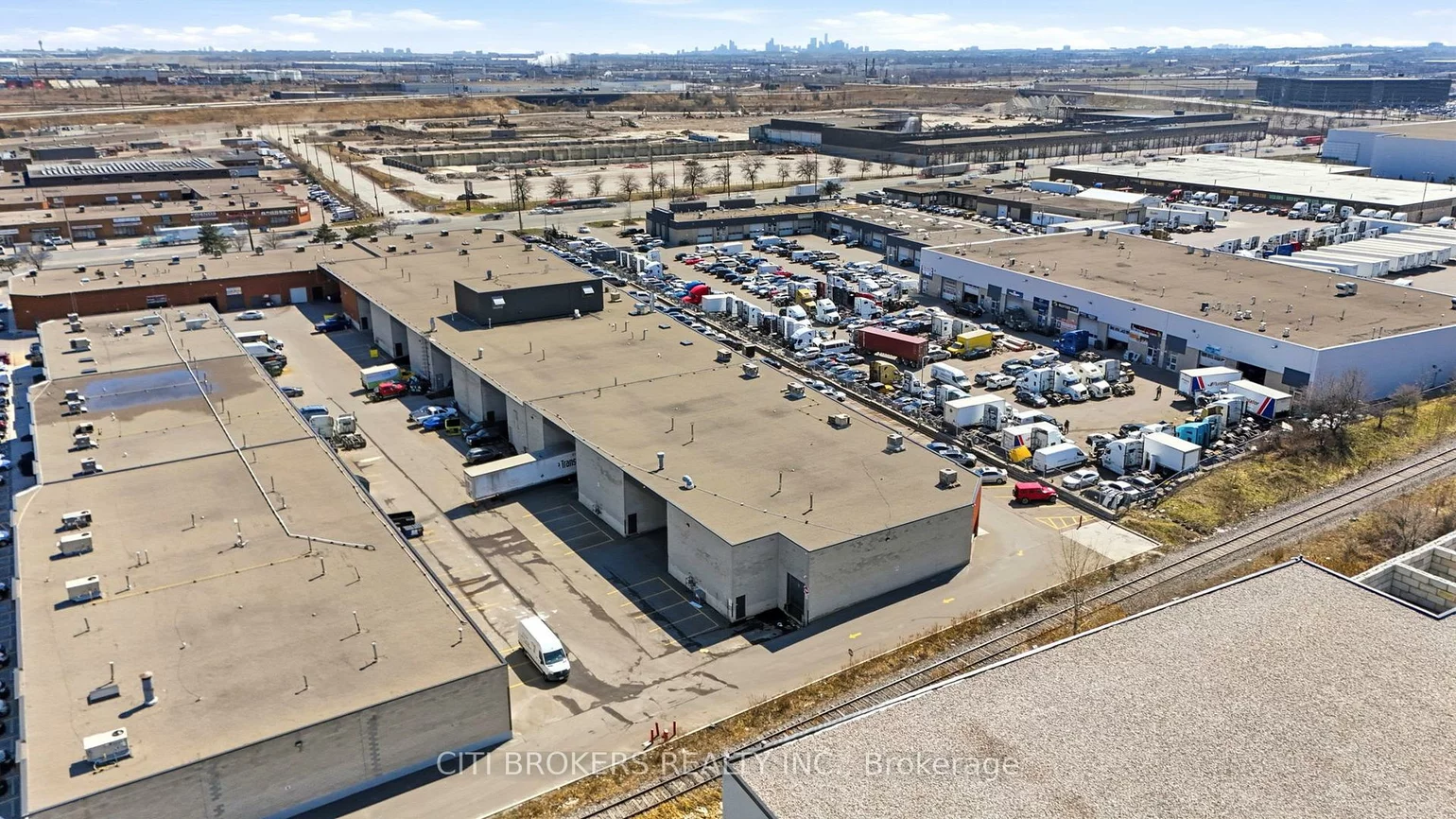 2074, Steeles, Southgate, Brampton