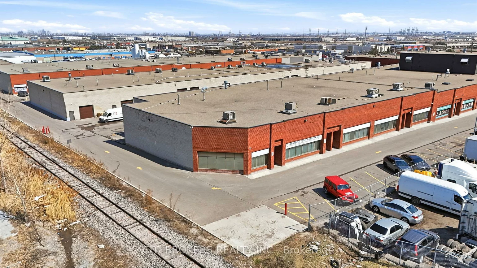 2074, Steeles, Southgate, Brampton