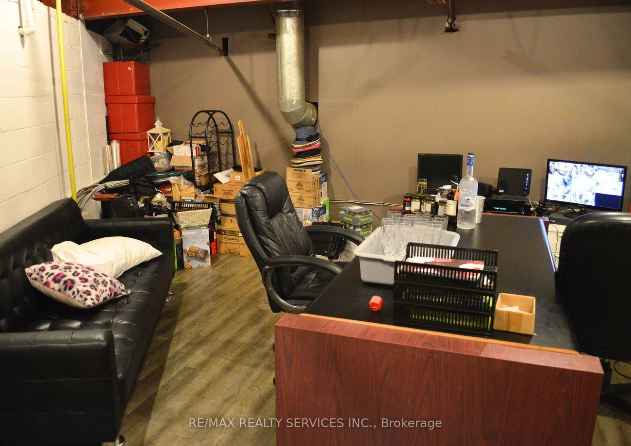 19, Kenview, Parkway Belt Industrial Area, Brampton