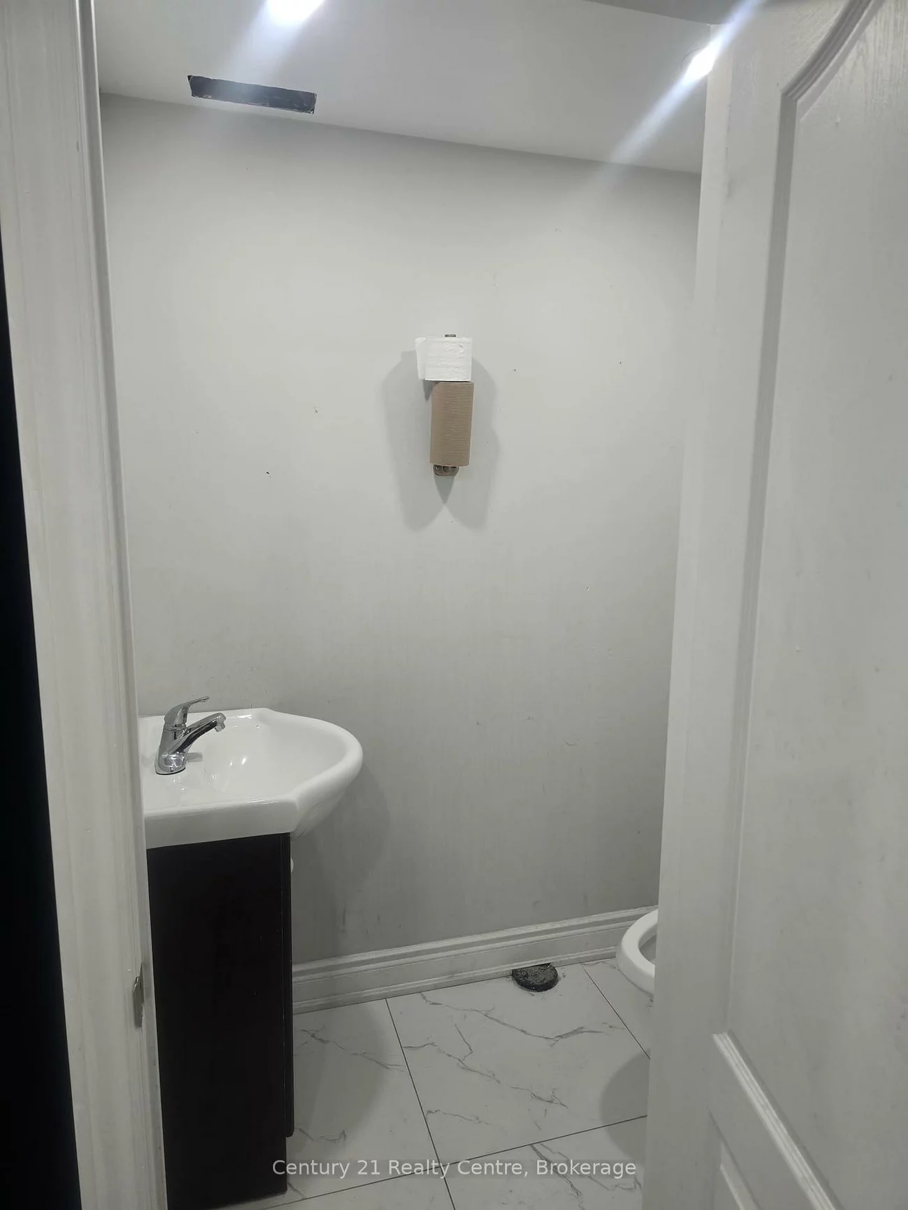 341, Parkhurst, Parkway Belt Industrial Area, Brampton