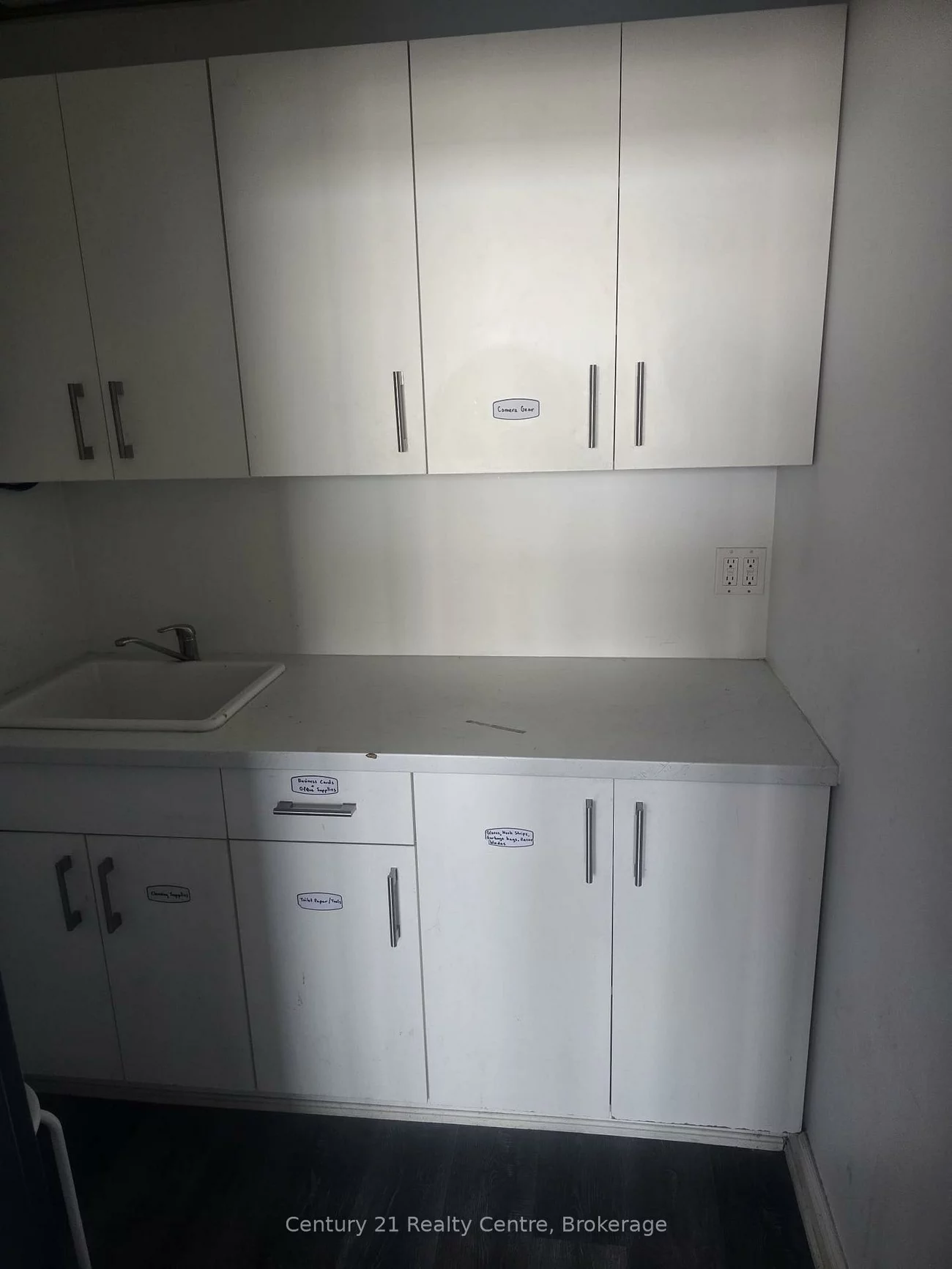 341, Parkhurst, Parkway Belt Industrial Area, Brampton