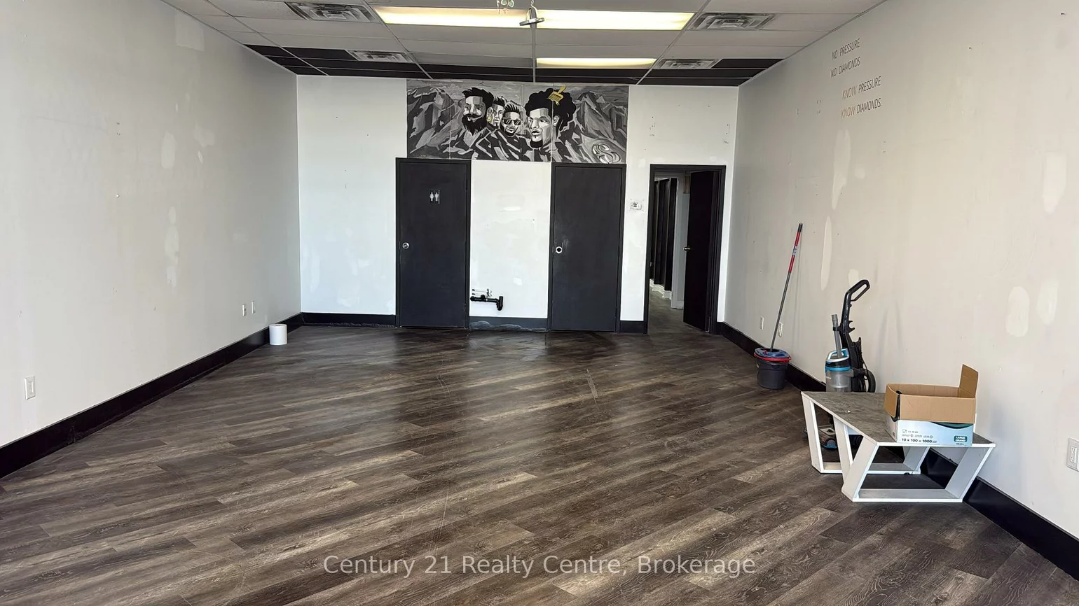 341, Parkhurst, Parkway Belt Industrial Area, Brampton