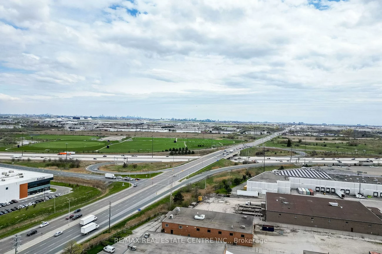 220, Advance, Steeles Industrial, Brampton
