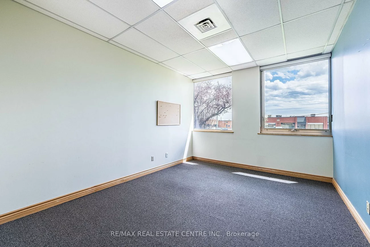 220, Advance, Steeles Industrial, Brampton