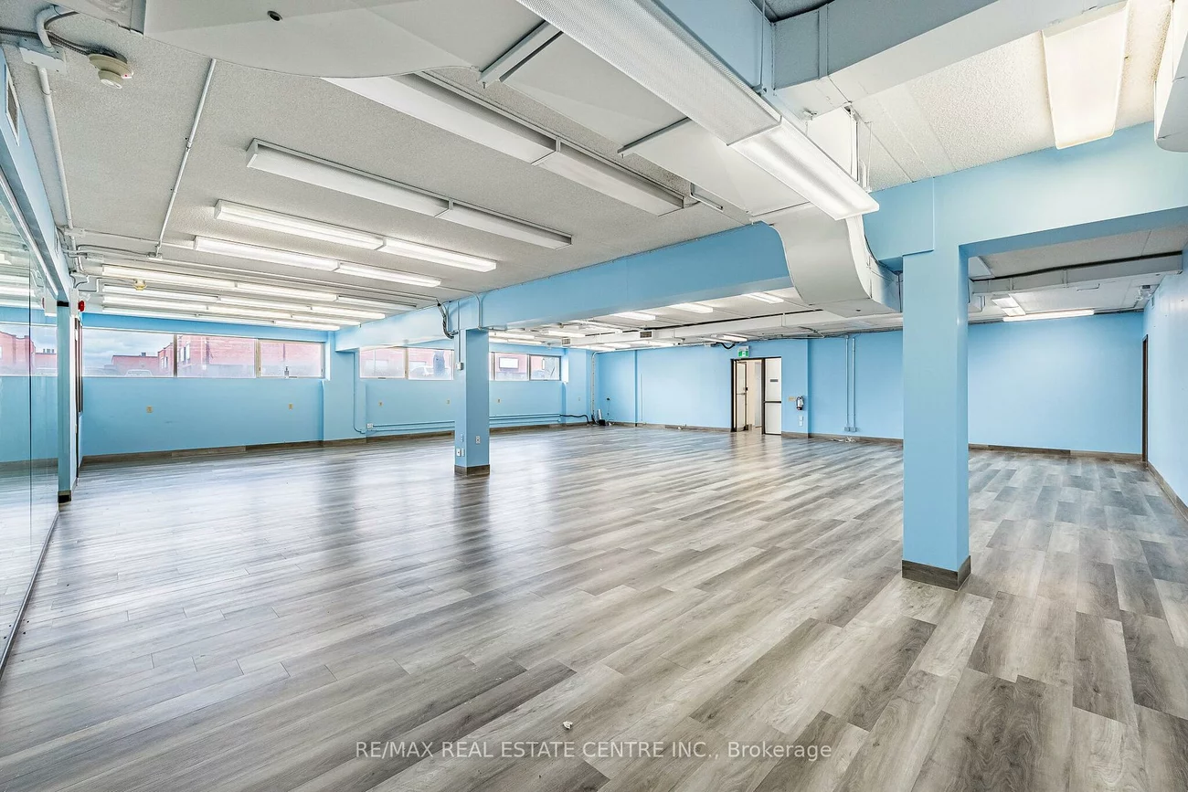 220, Advance, Steeles Industrial, Brampton