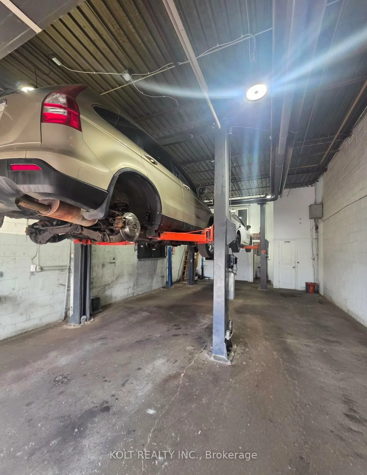 21, Hale, Brampton East Industrial, Brampton