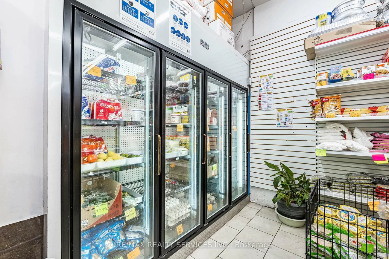 44, Dean, Brampton East, Brampton