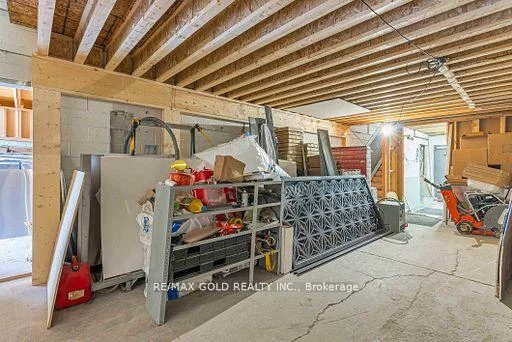 173, Advance, Steeles Industrial, Brampton