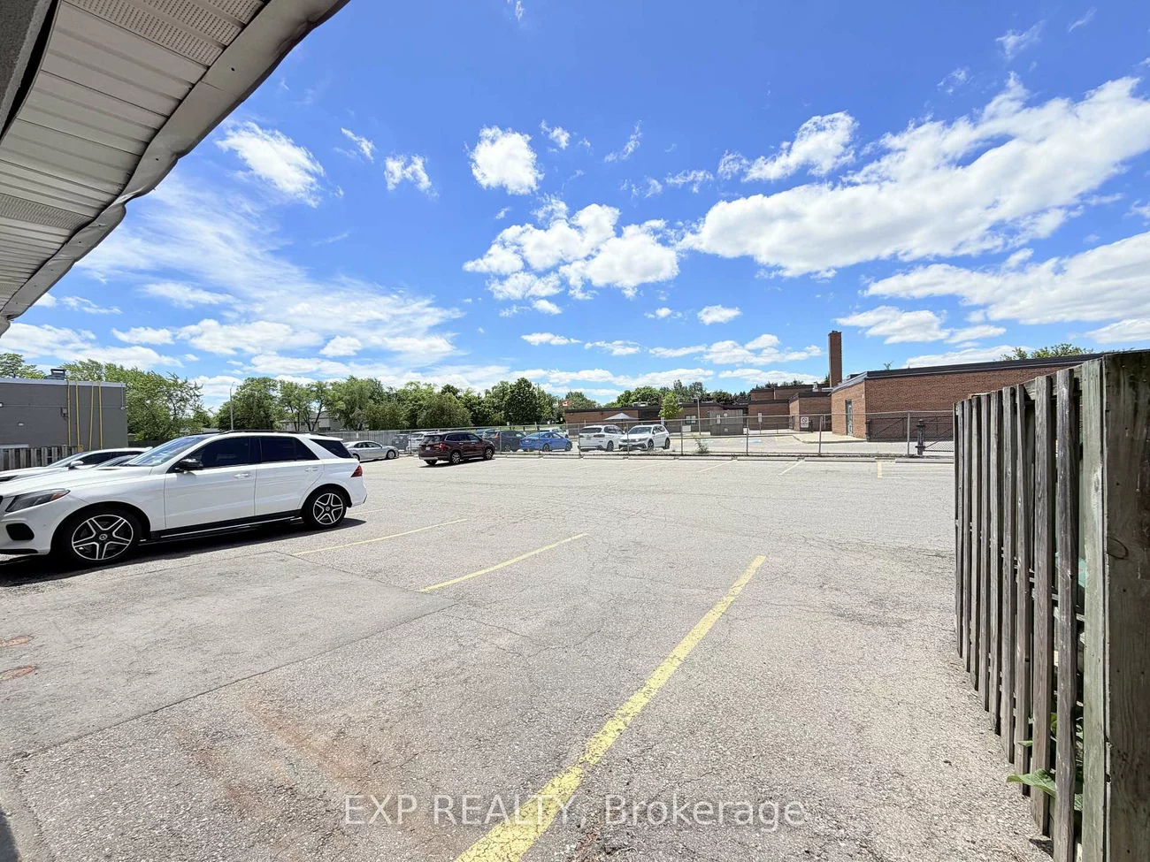 700, Balmoral, Southgate, Brampton