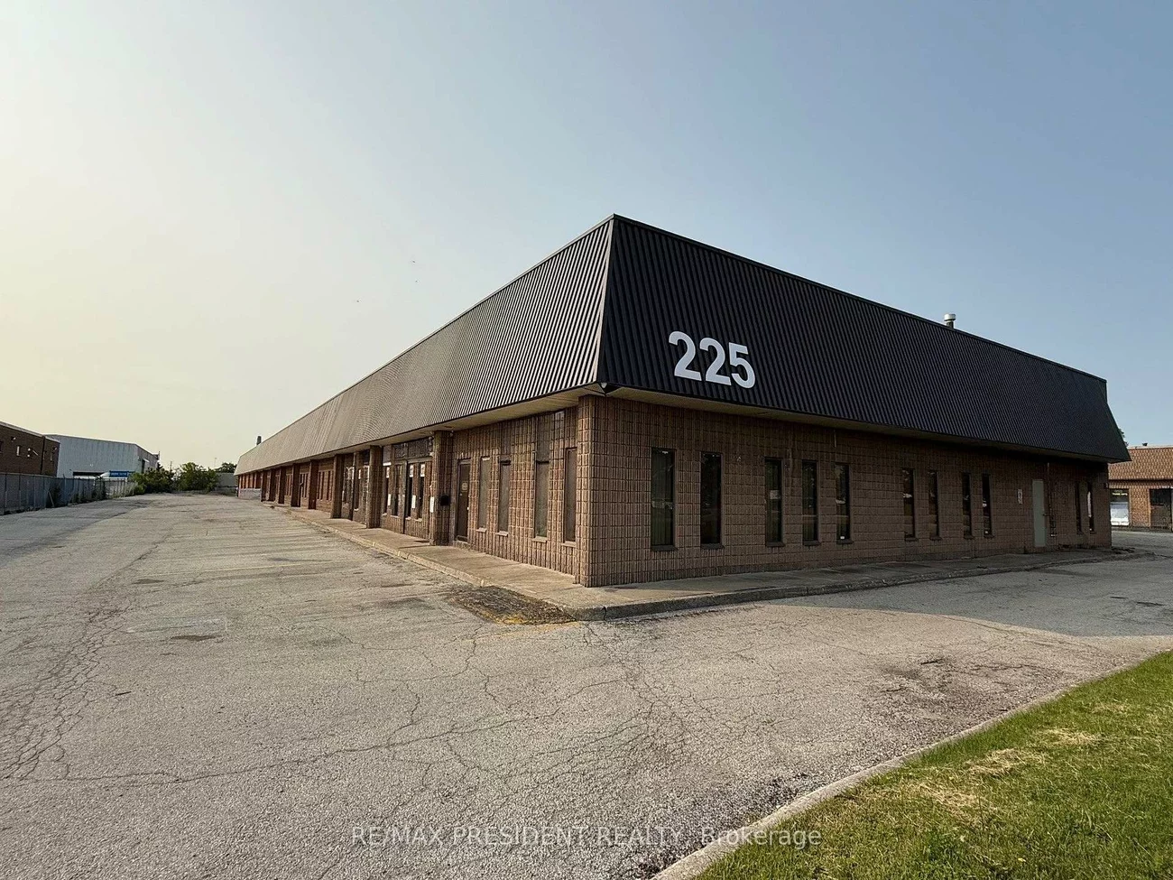 225, Advance, Steeles Industrial, Brampton
