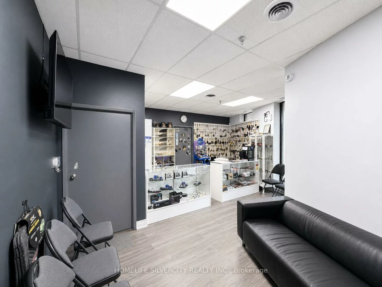 1730, Steeles, Avondale, Brampton