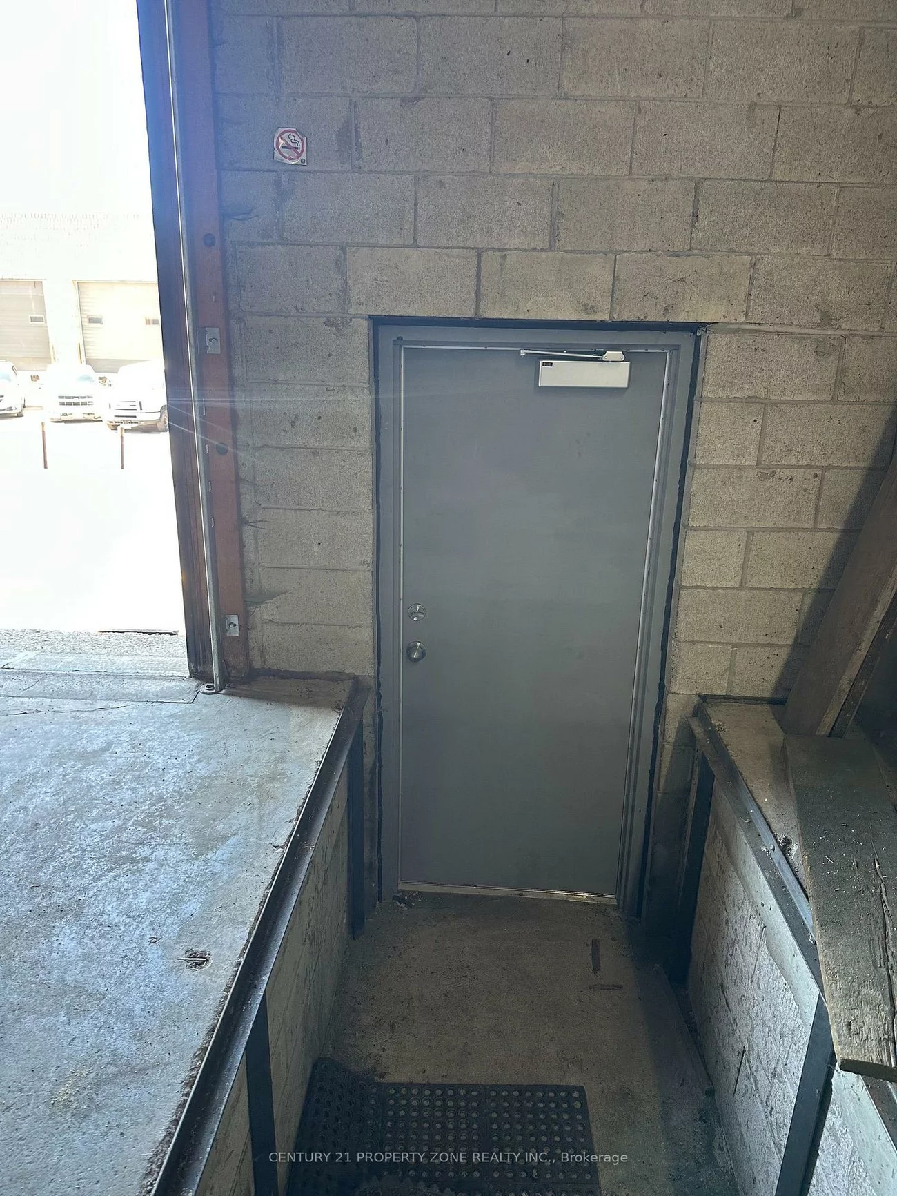173, ADVANCE, Steeles Industrial, Brampton