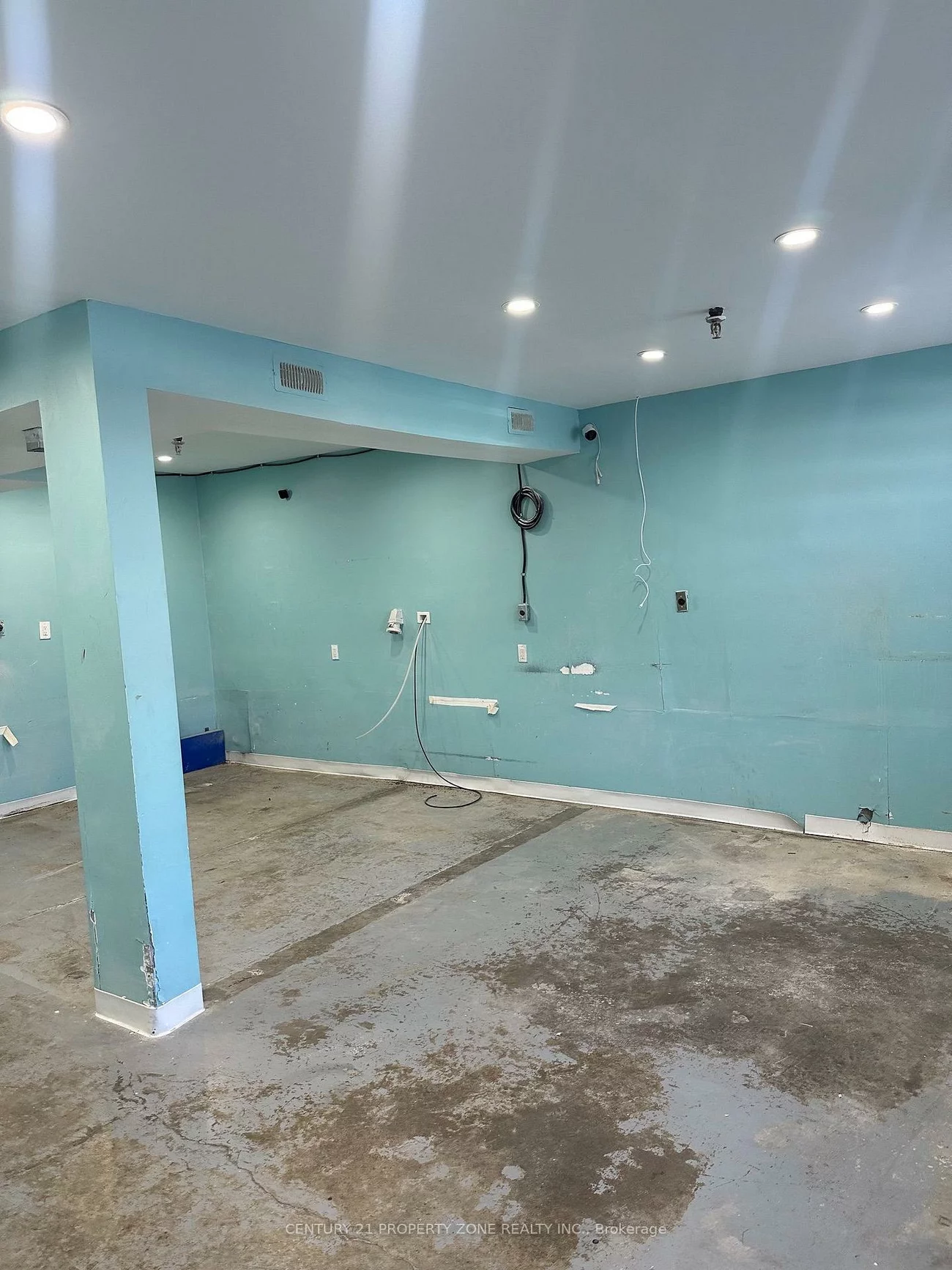 173, ADVANCE, Steeles Industrial, Brampton