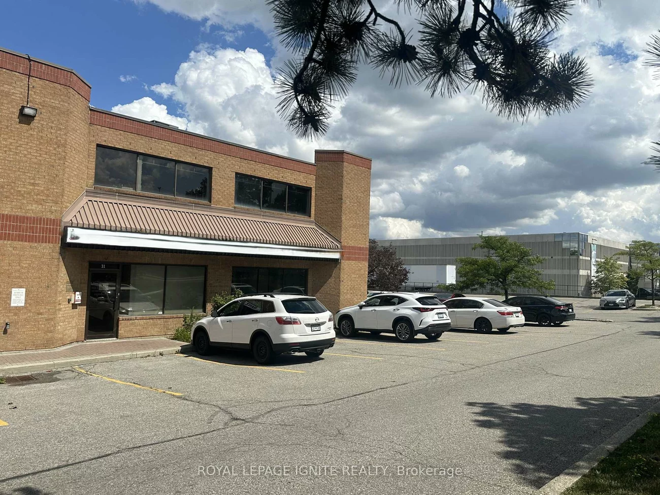 14, Automatic, Gore Industrial North, Brampton