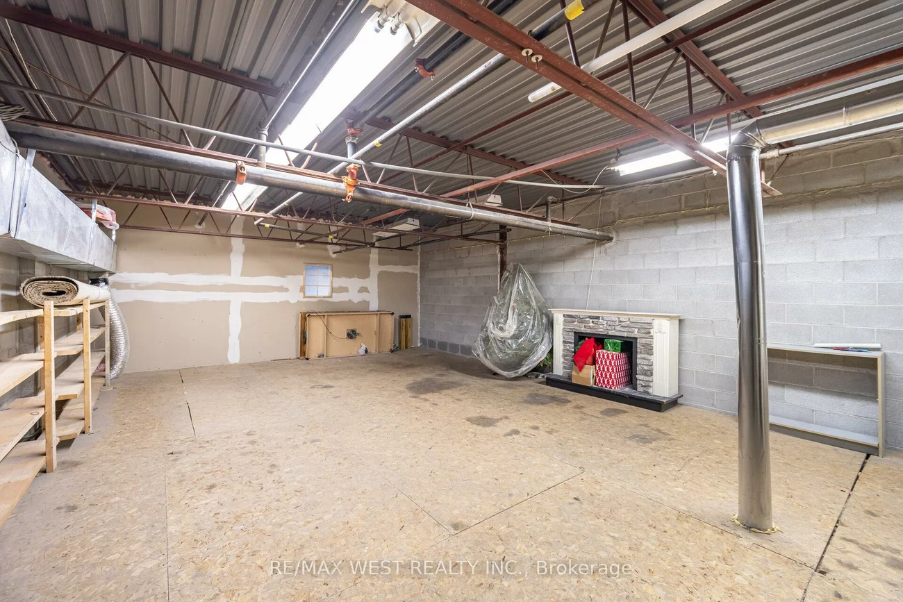 2565, Steeles, Steeles Industrial, Brampton