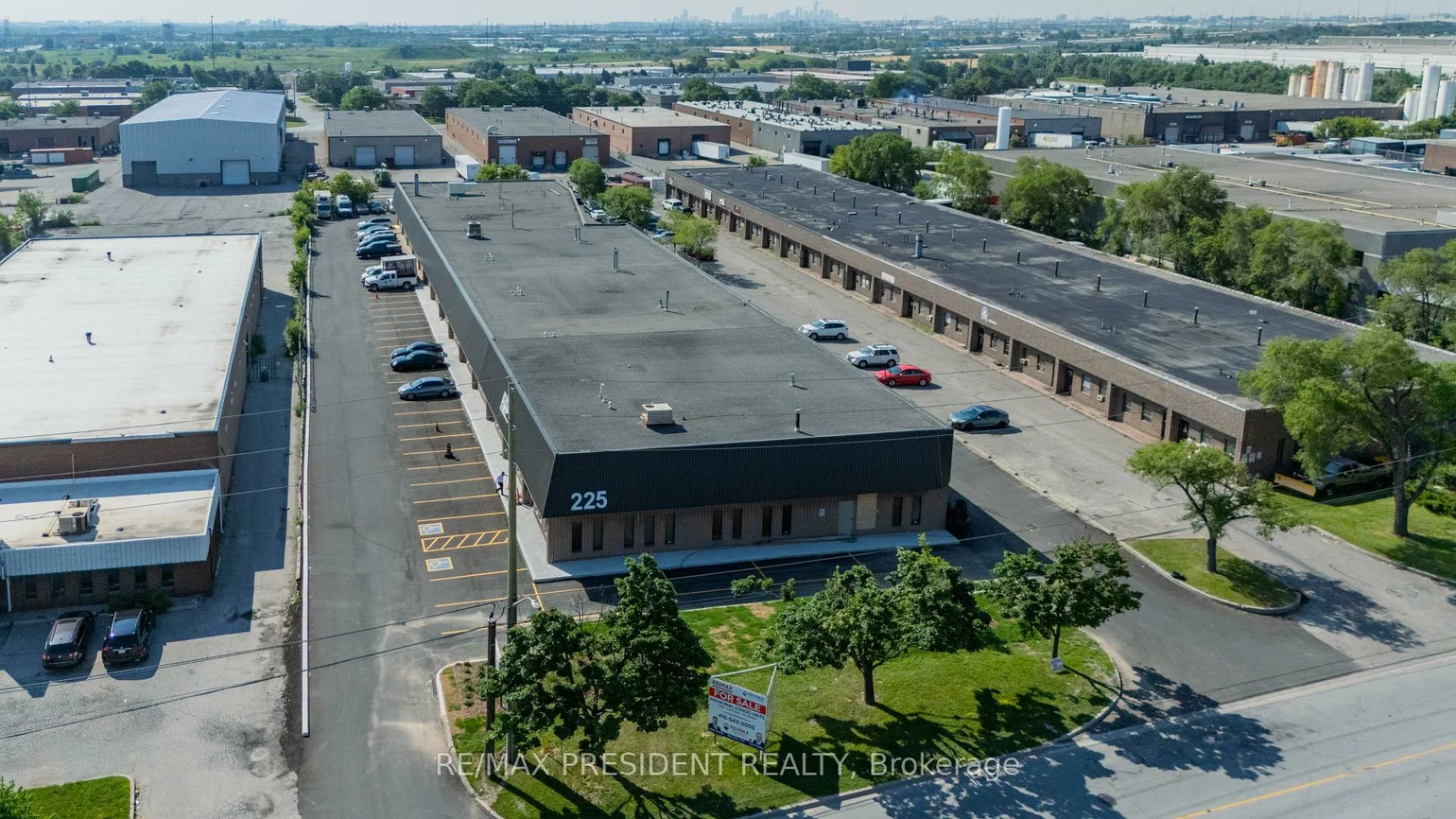 225, Advance, Steeles Industrial, Brampton