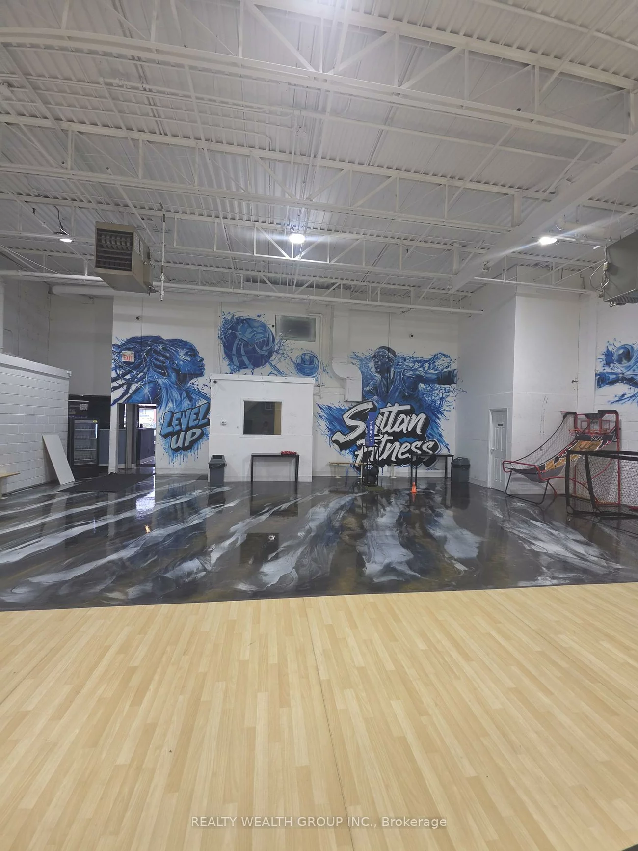 23, Strathearn, Steeles Industrial, Brampton