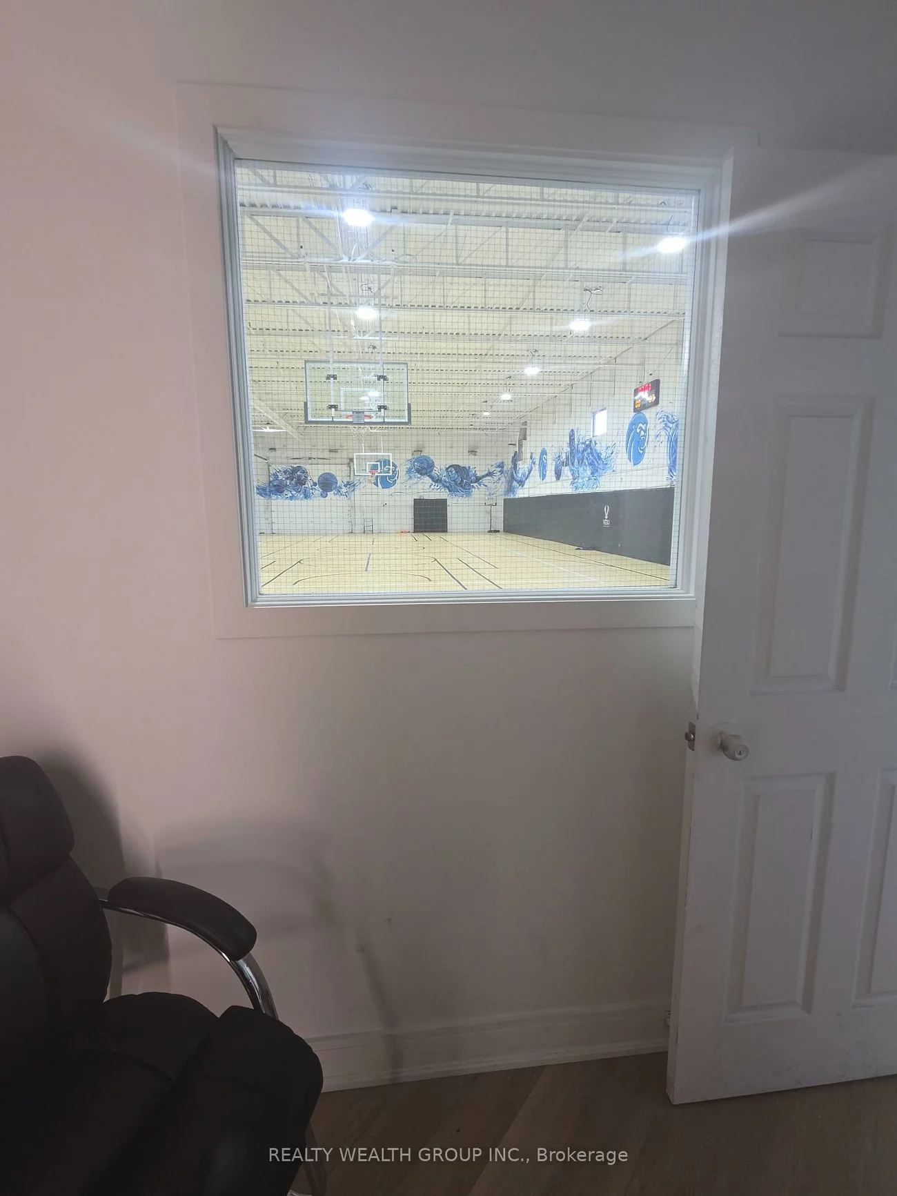 23, Strathearn, Steeles Industrial, Brampton