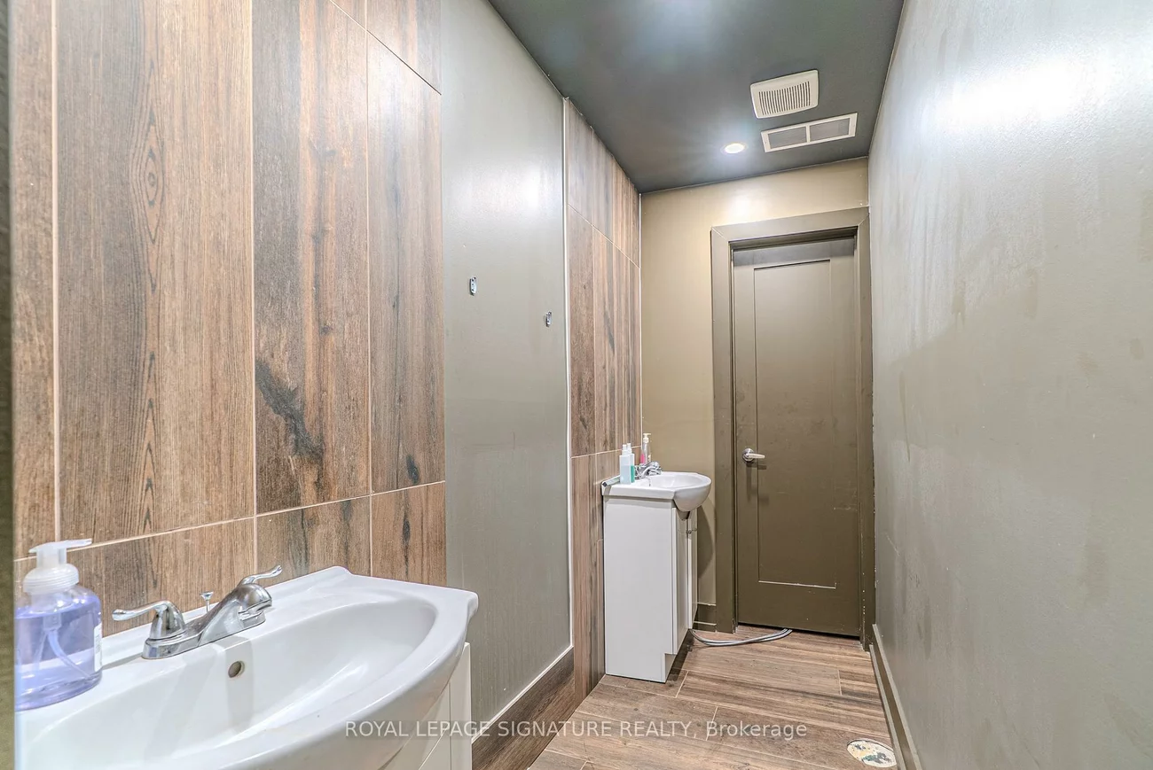18, Corporation, Bramalea North Industrial, Brampton