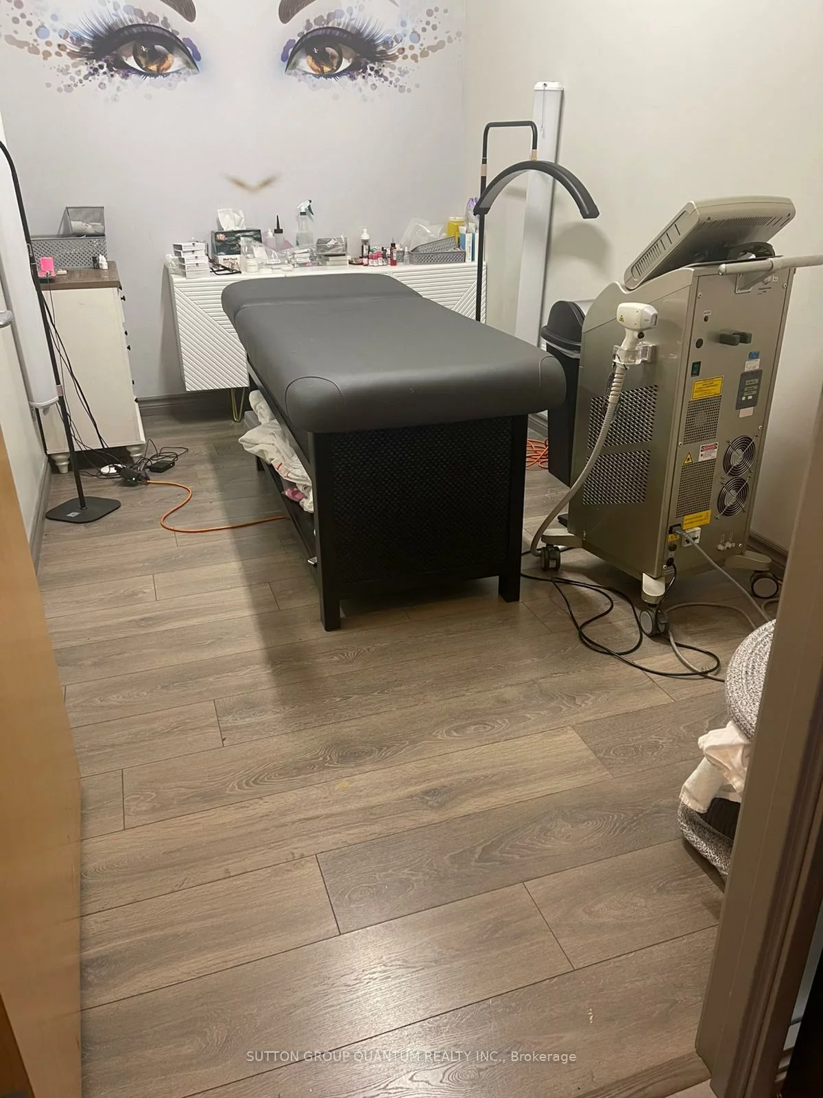 1, QUEENSGATE, Bolton East, Caledon