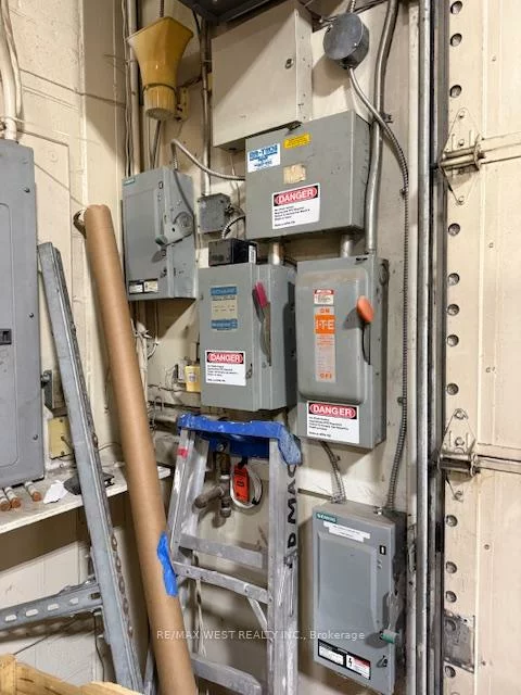 1, Marconi, Bolton West, Caledon