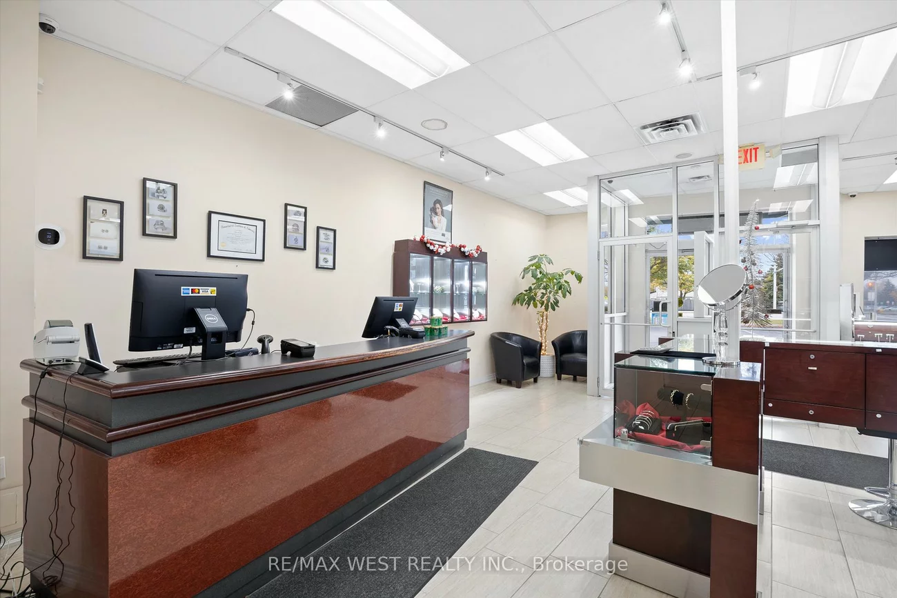 256, Queen, Bolton East, Caledon