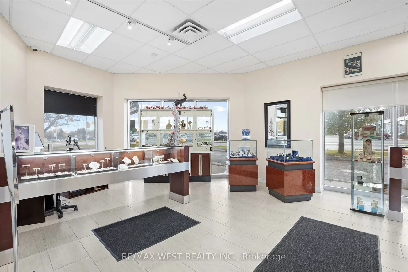 256, Queen, Bolton East, Caledon