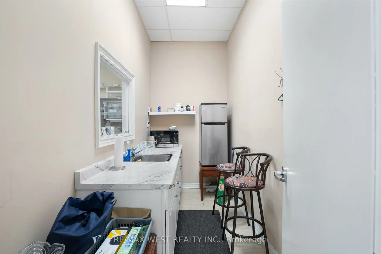 256, Queen, Bolton East, Caledon
