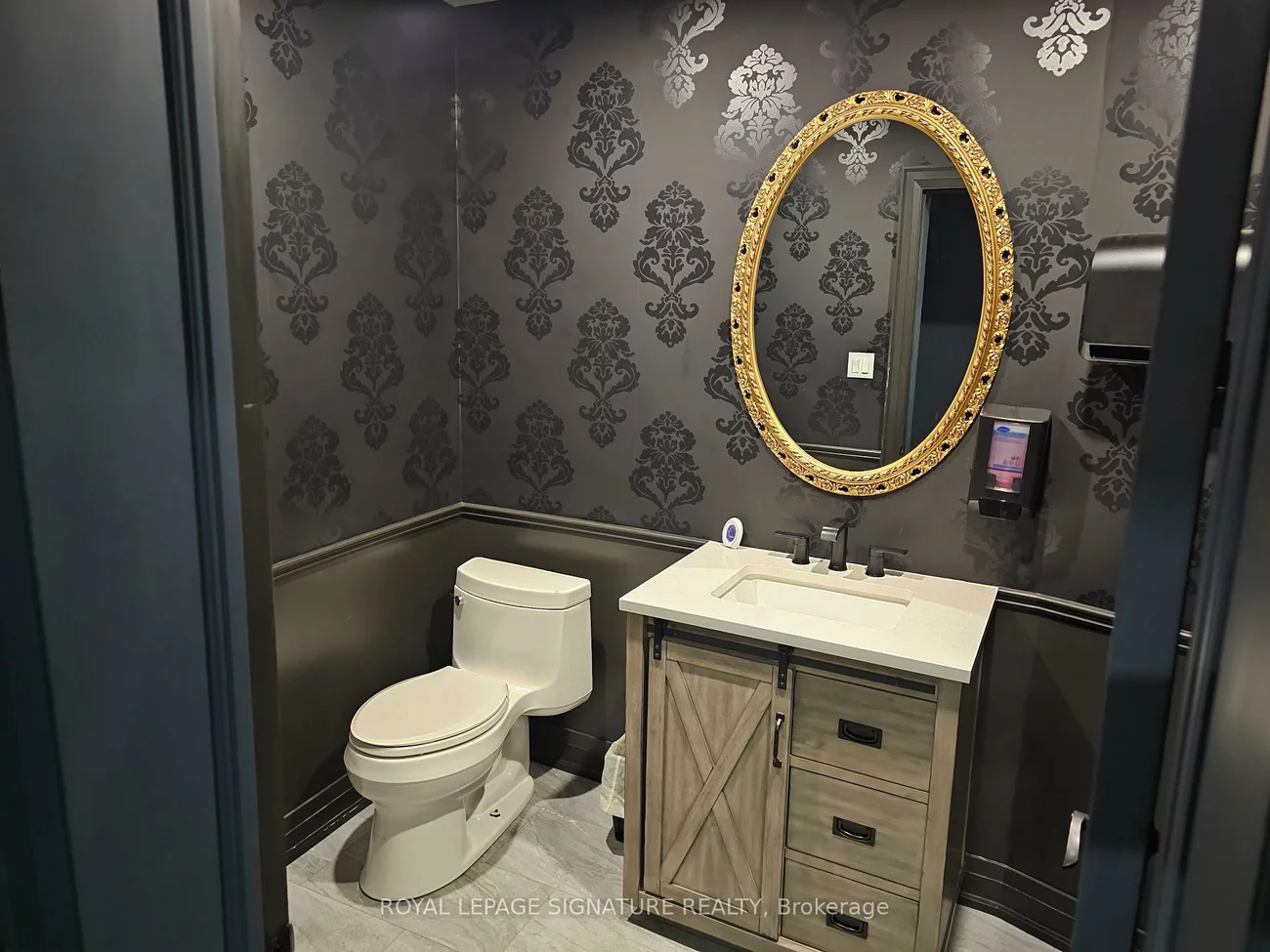 23, Queen, Bolton North, Caledon