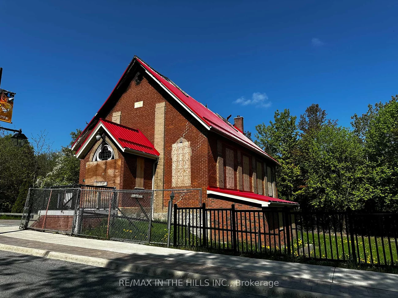 1532, Queen, Alton, Caledon