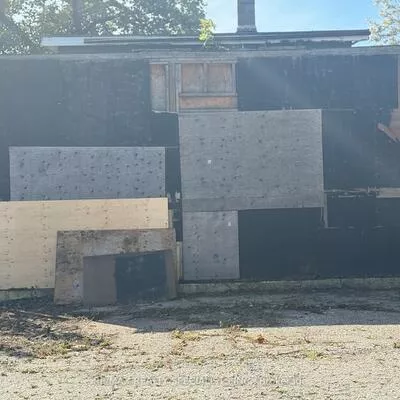 11, Chapel, Bolton North, Caledon