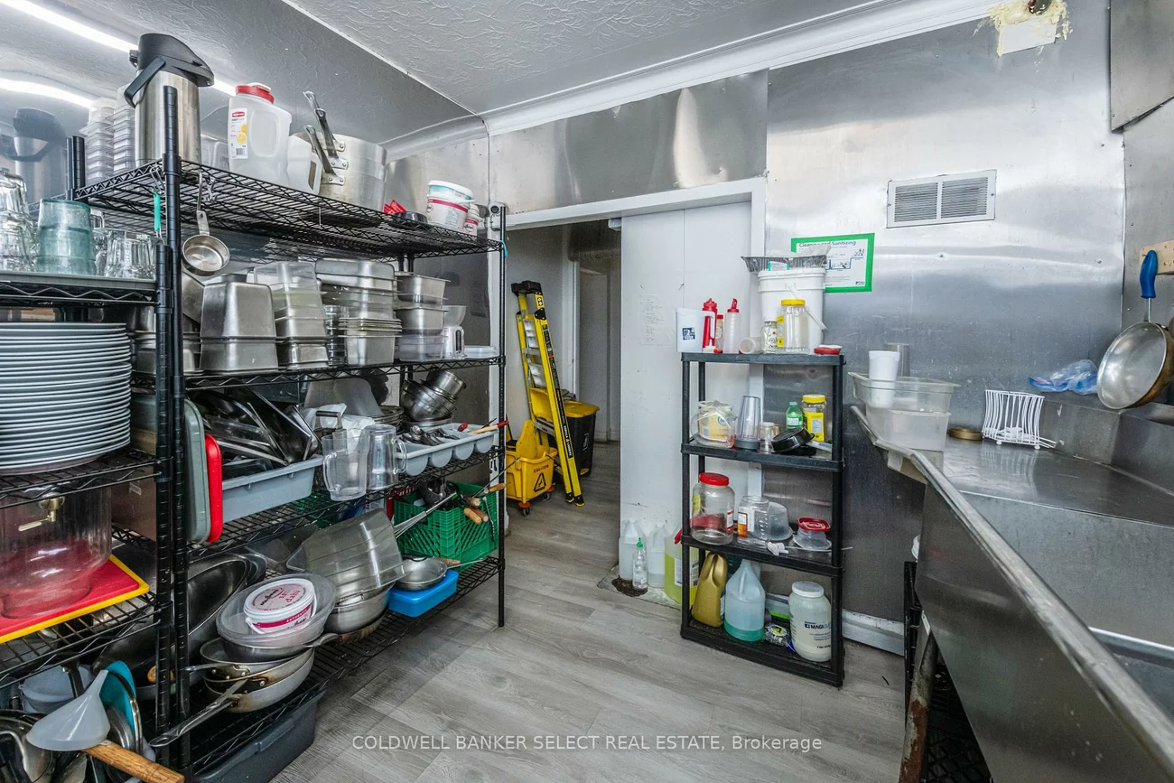 65, Queen, Bolton North, Caledon